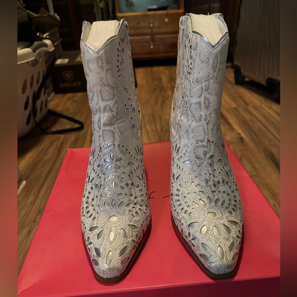 Betsey Johnson perforates white silver western style booties